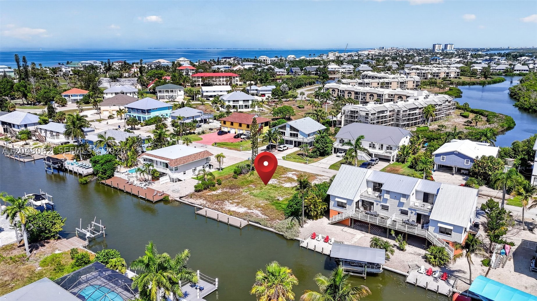 FORT MYERS BEACH - Land