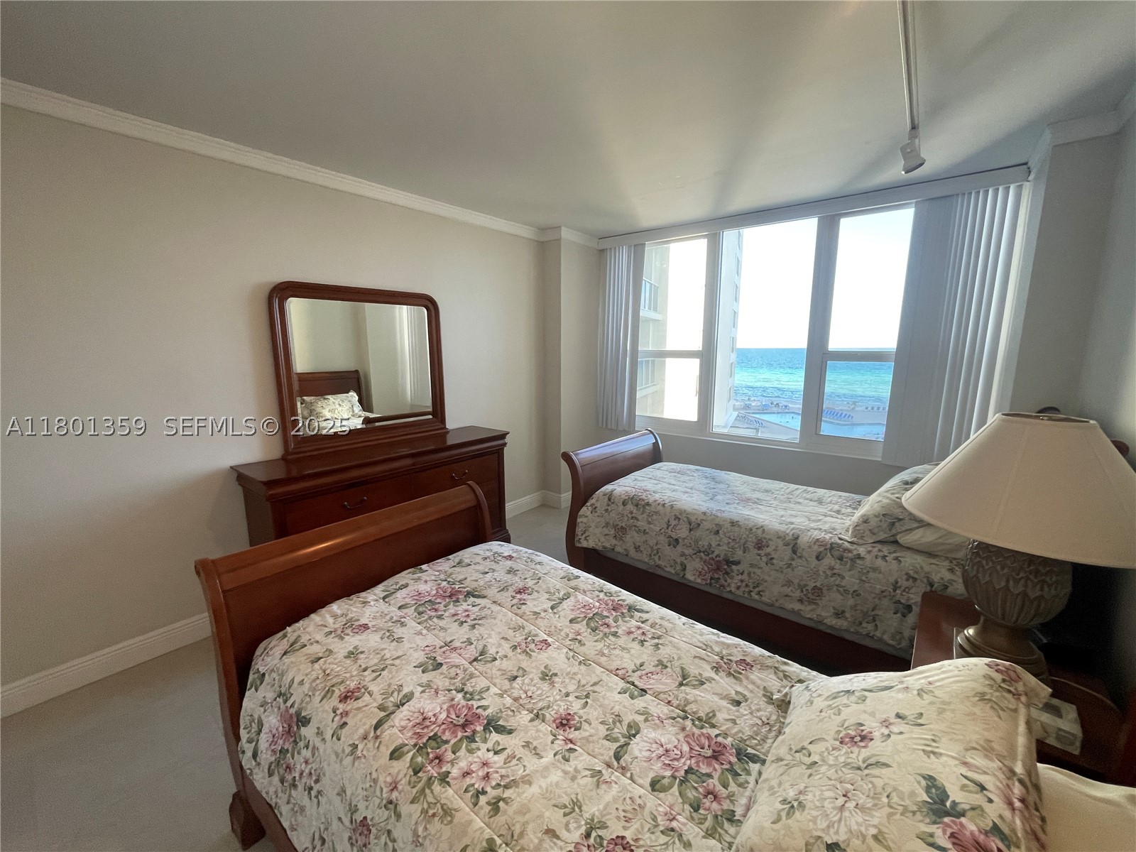ALEXANDER TOWERS CONDO - Residential