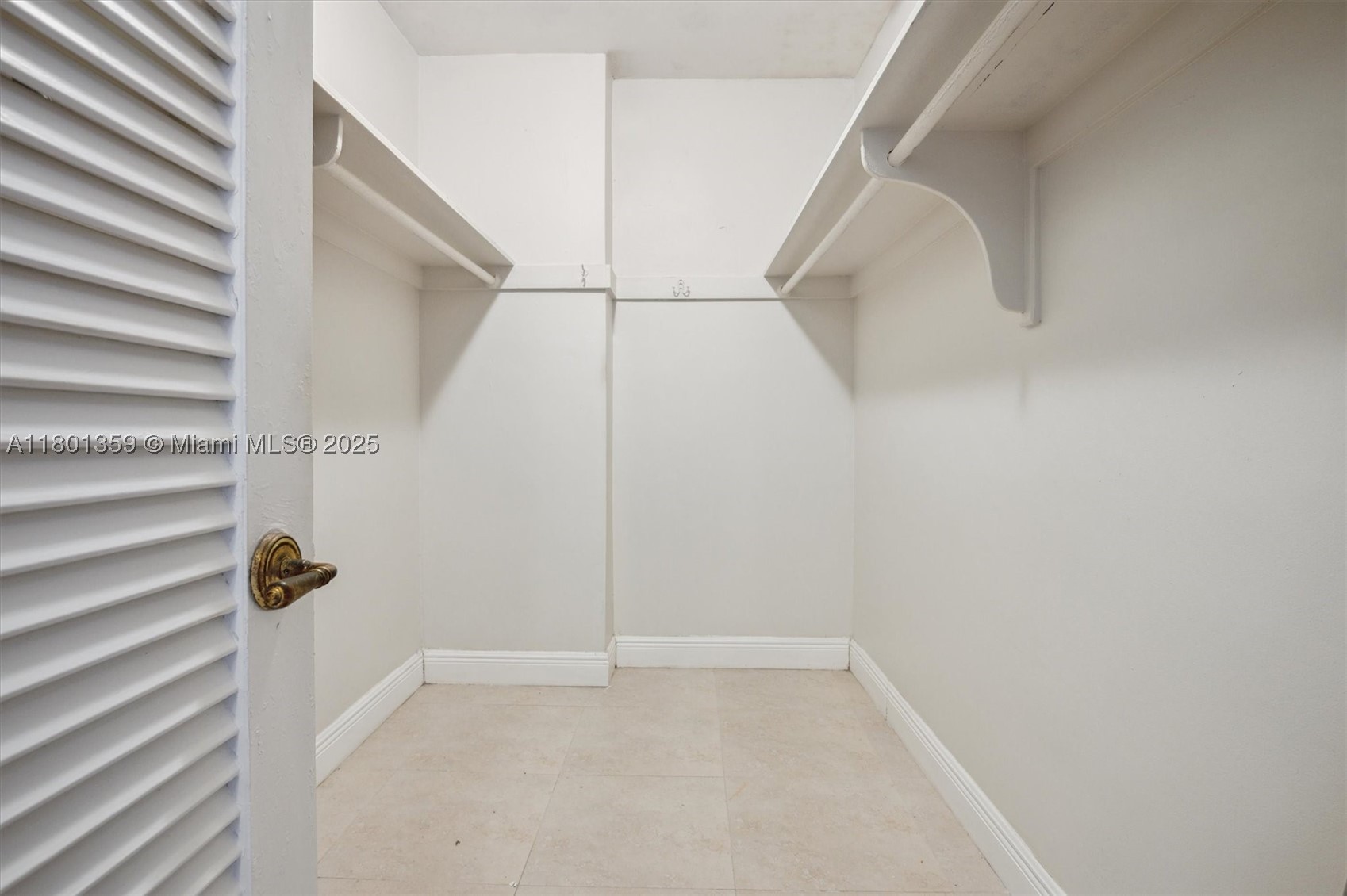 ALEXANDER TOWERS CONDO - Residential