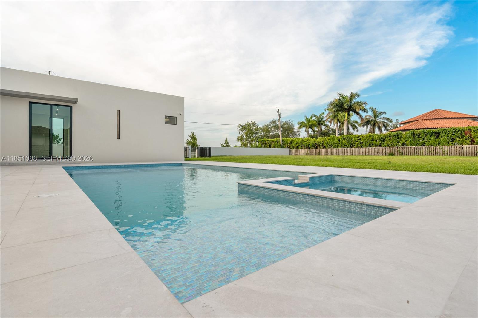 SWEETWATER ESTS SUB - Residential