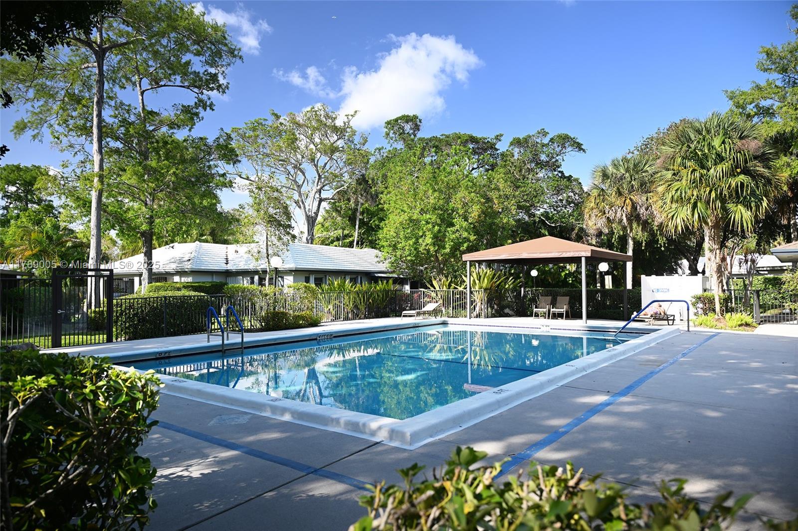 NO 81 PALM-AIRE COUNTRY C - Residential