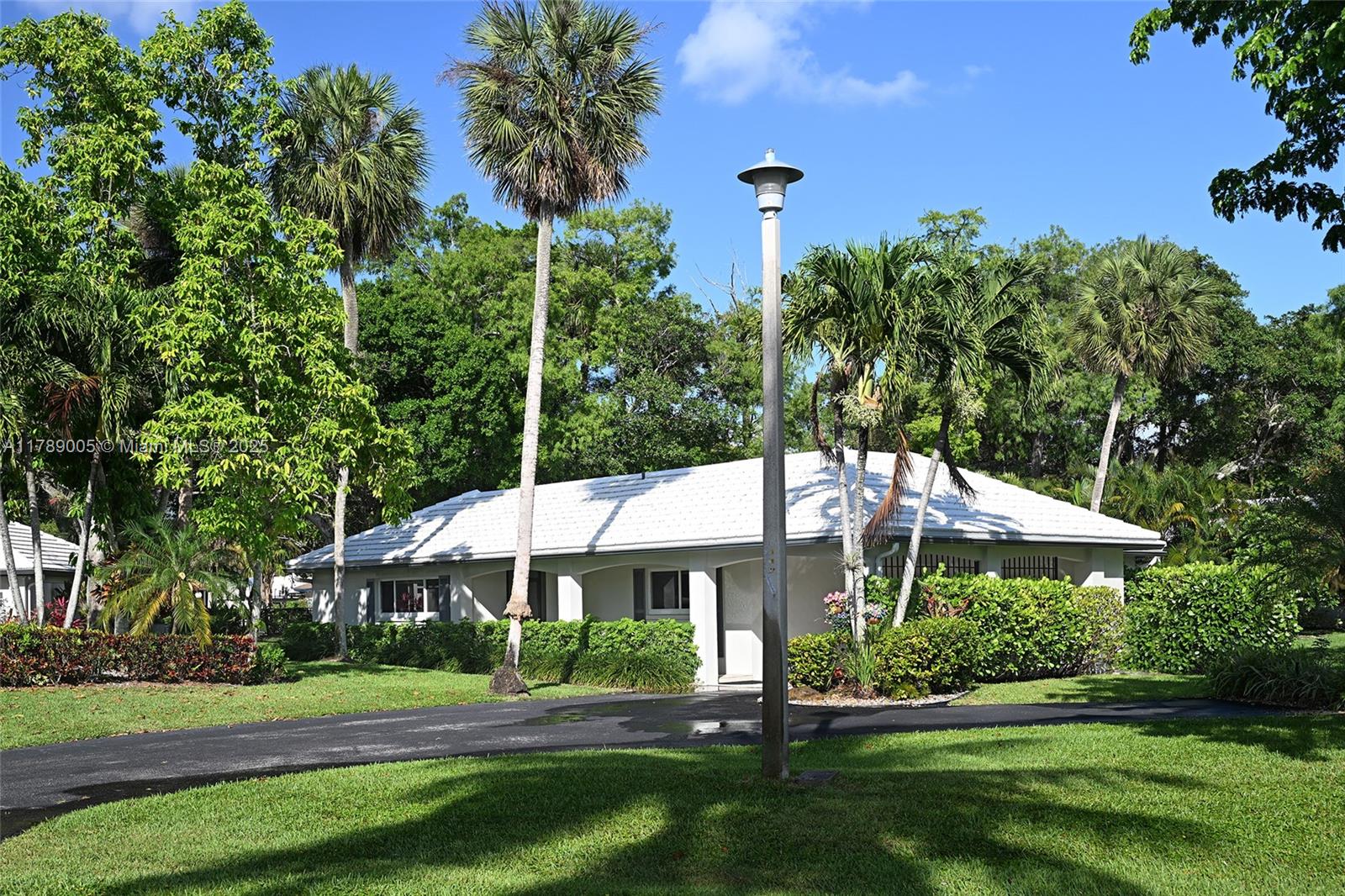 NO 81 PALM-AIRE COUNTRY C - Residential
