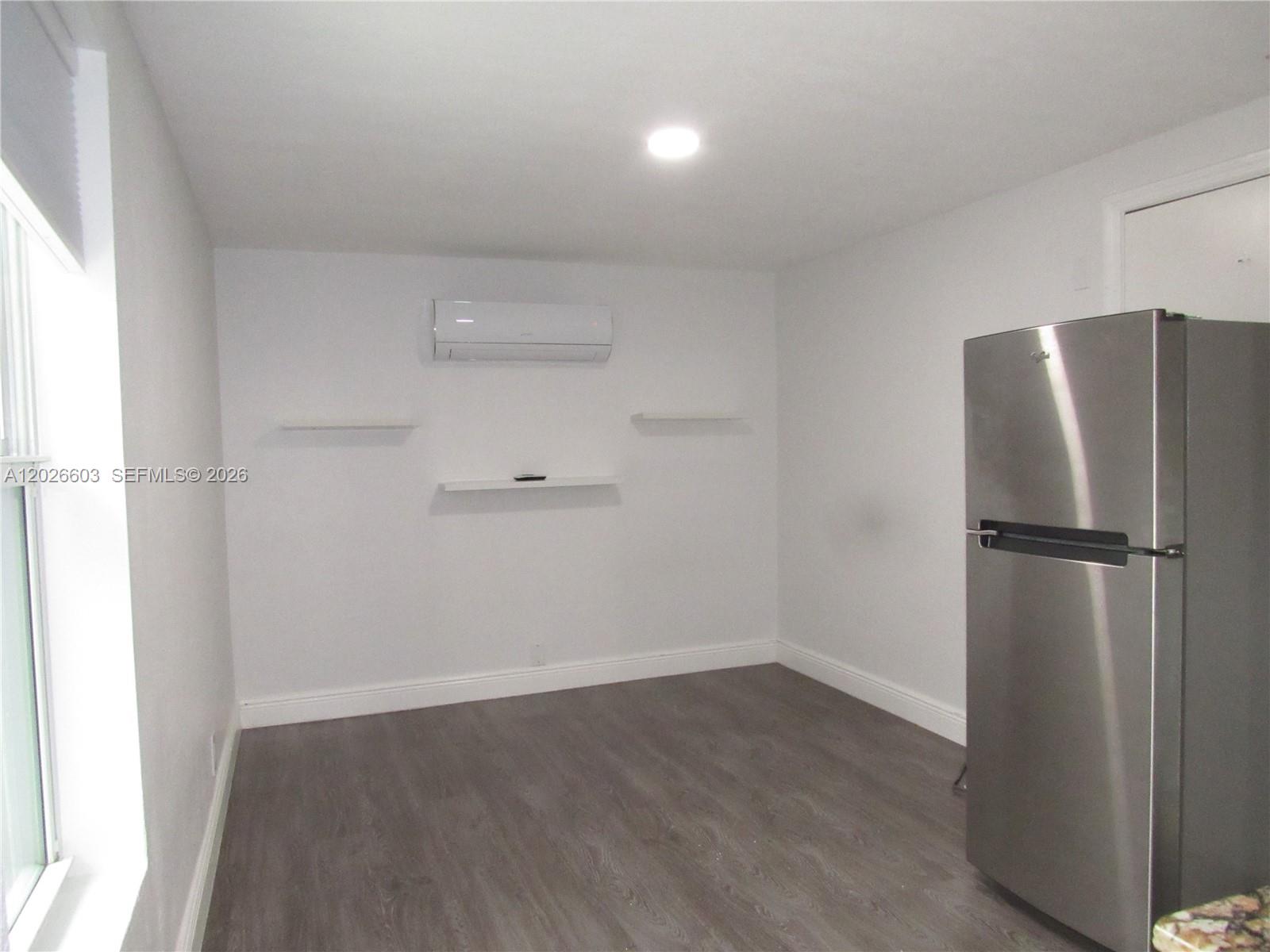 Attached efficiency,  private patio, full-size refrigerator, microwave oven tow electric burner, small oven toaster and spacious closet modern design very private.