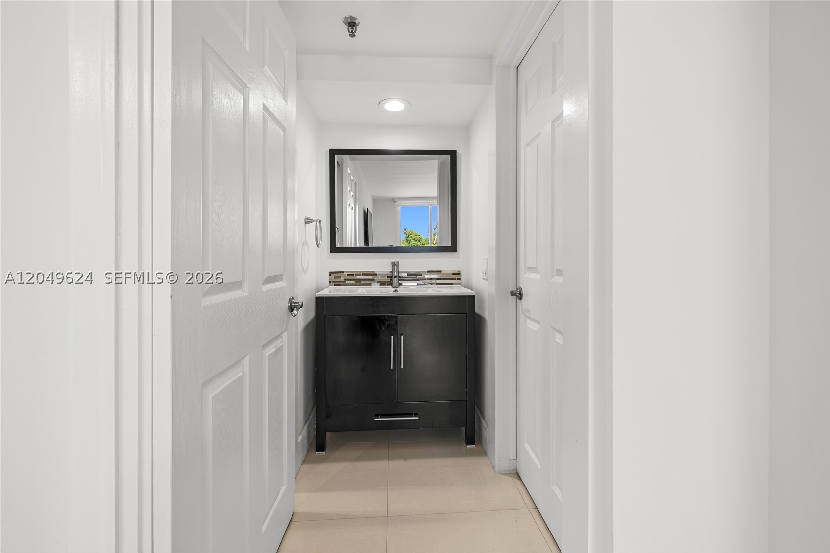 THE ROYAL CLUB CONDO - Residential Lease