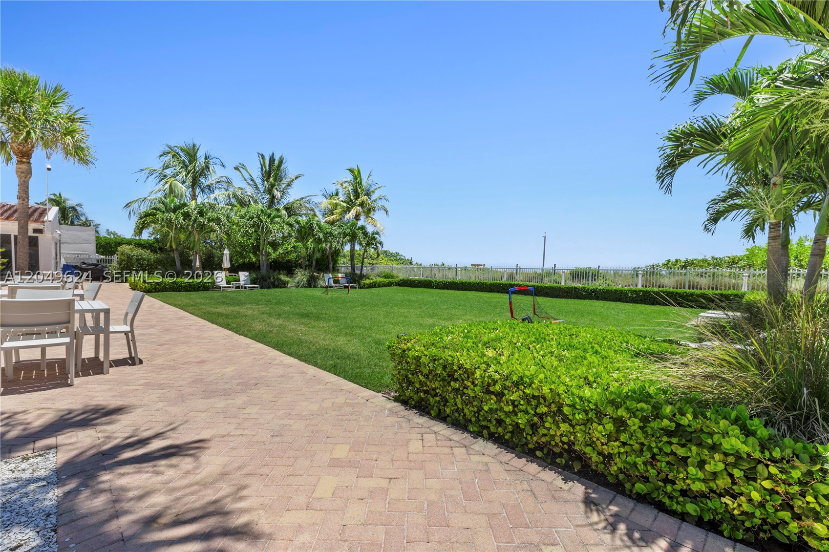 THE ROYAL CLUB CONDO - Residential Lease