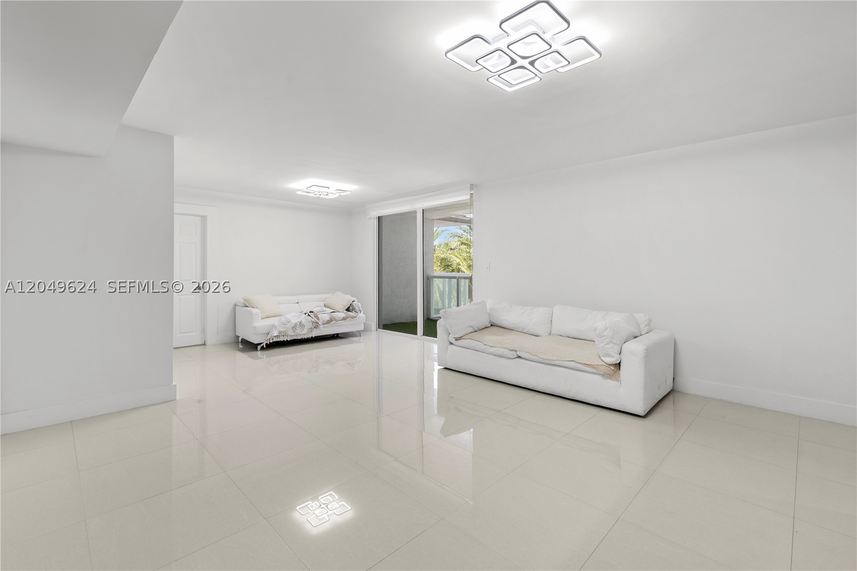 THE ROYAL CLUB CONDO - Residential Lease
