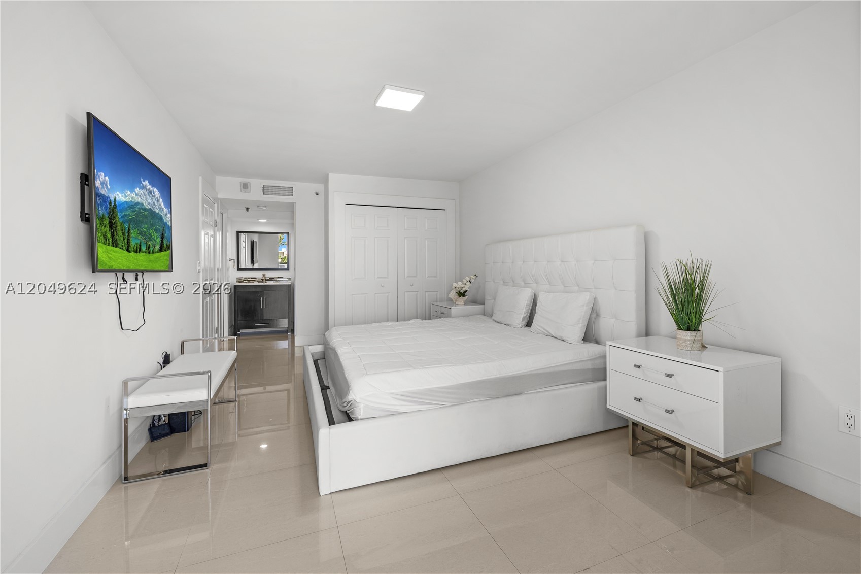 THE ROYAL CLUB CONDO - Residential Lease