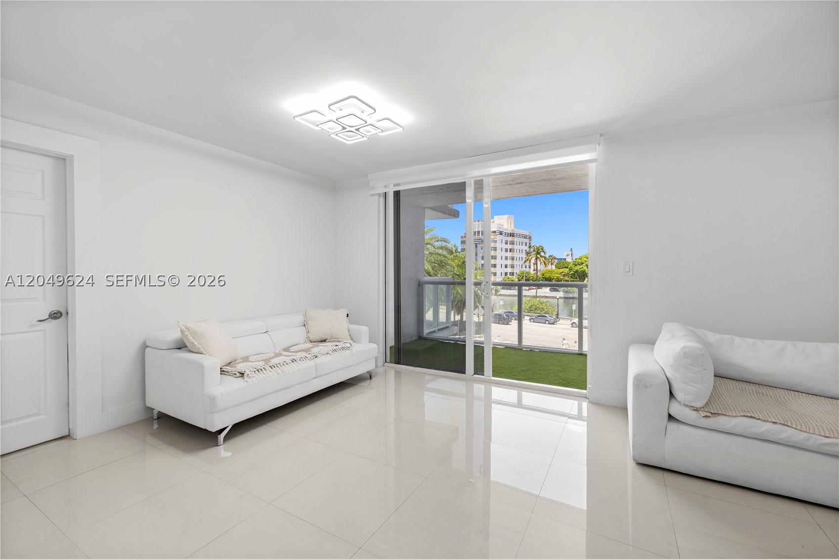 THE ROYAL CLUB CONDO - Residential Lease