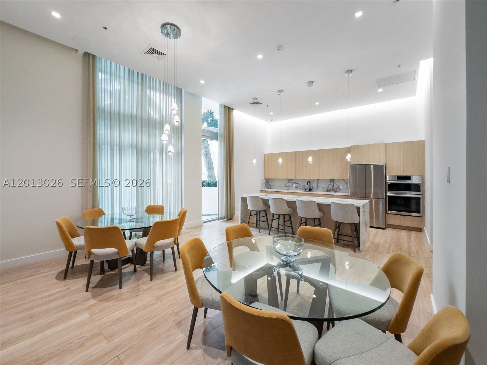 IVY CONDO - Residential