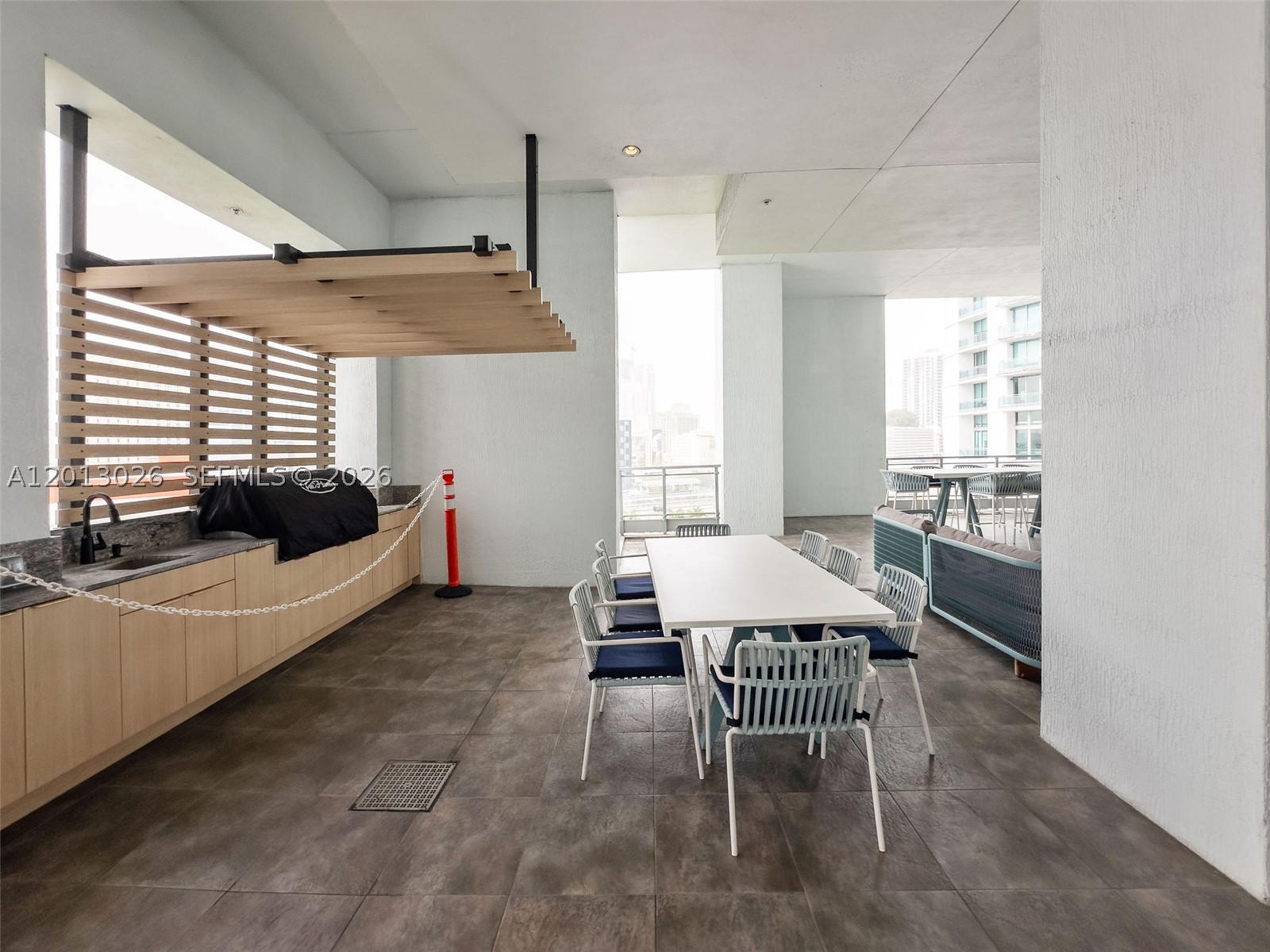 IVY CONDO - Residential
