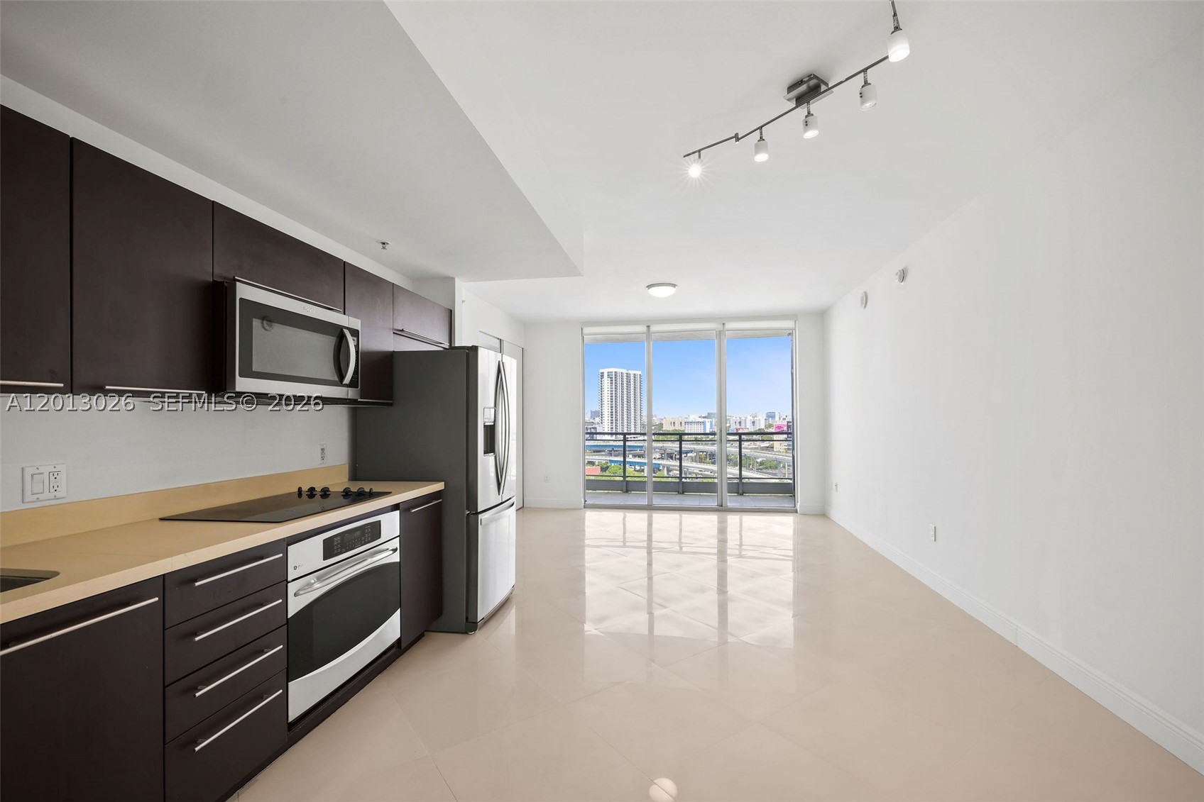 IVY CONDO - Residential