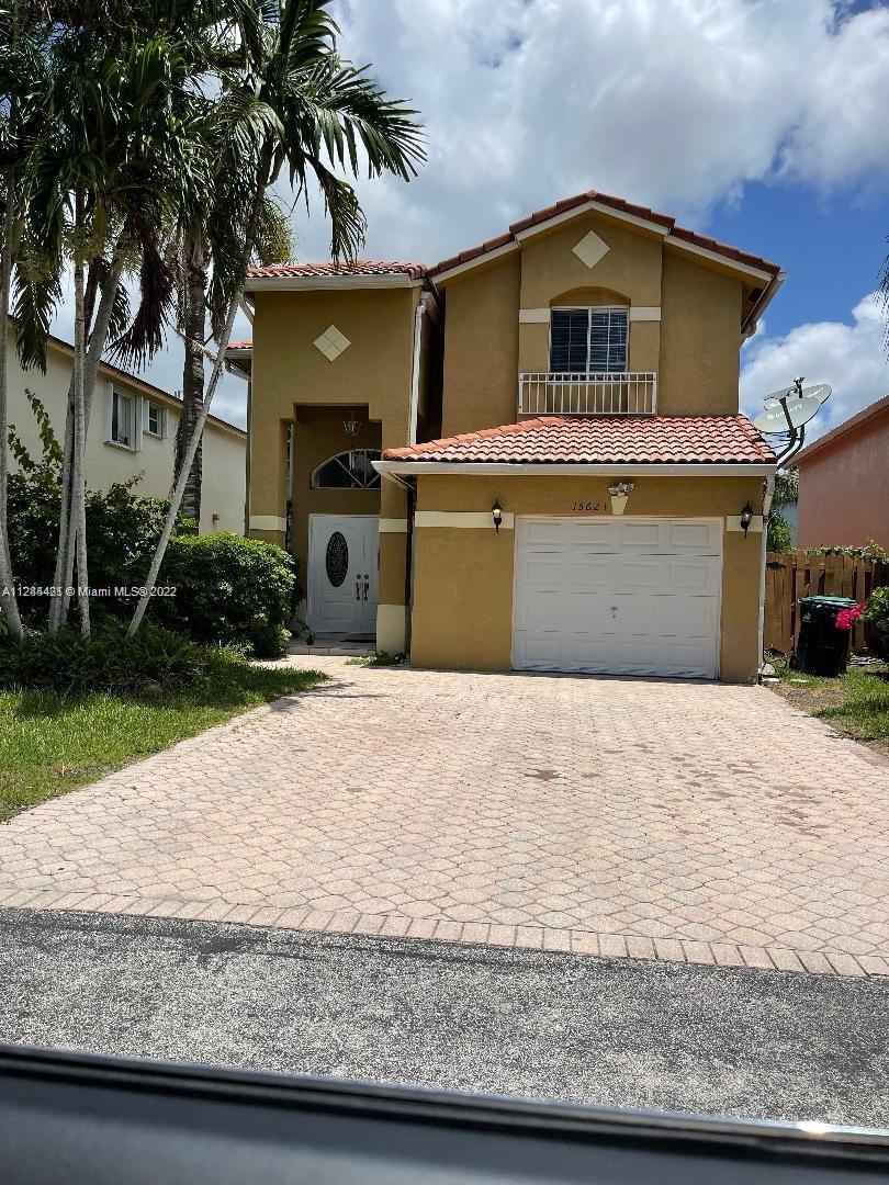 Freshly renovated 3 bedroom, 2 & a half bath single family home with a one car garage at Lakeside at The Hammocks! Prime real estate located in an excellent, safe location with great schools, shopping, & entertainment!