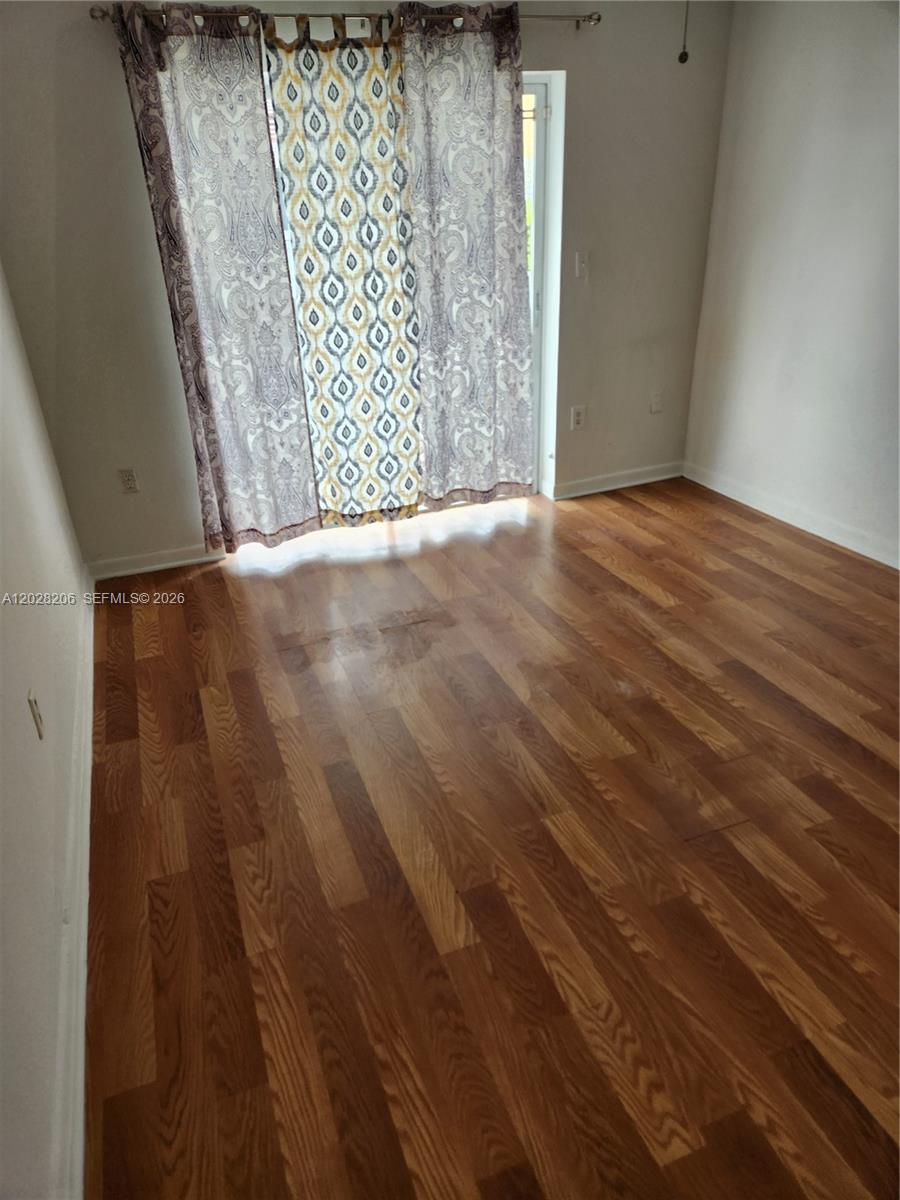 HERITAGE SQUARE CONDO - Residential