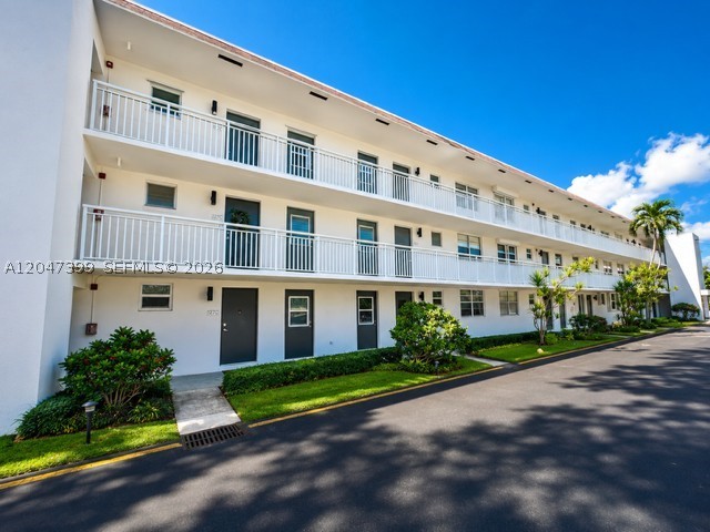 KINGS PARK GARDEN APTS CO - Residential