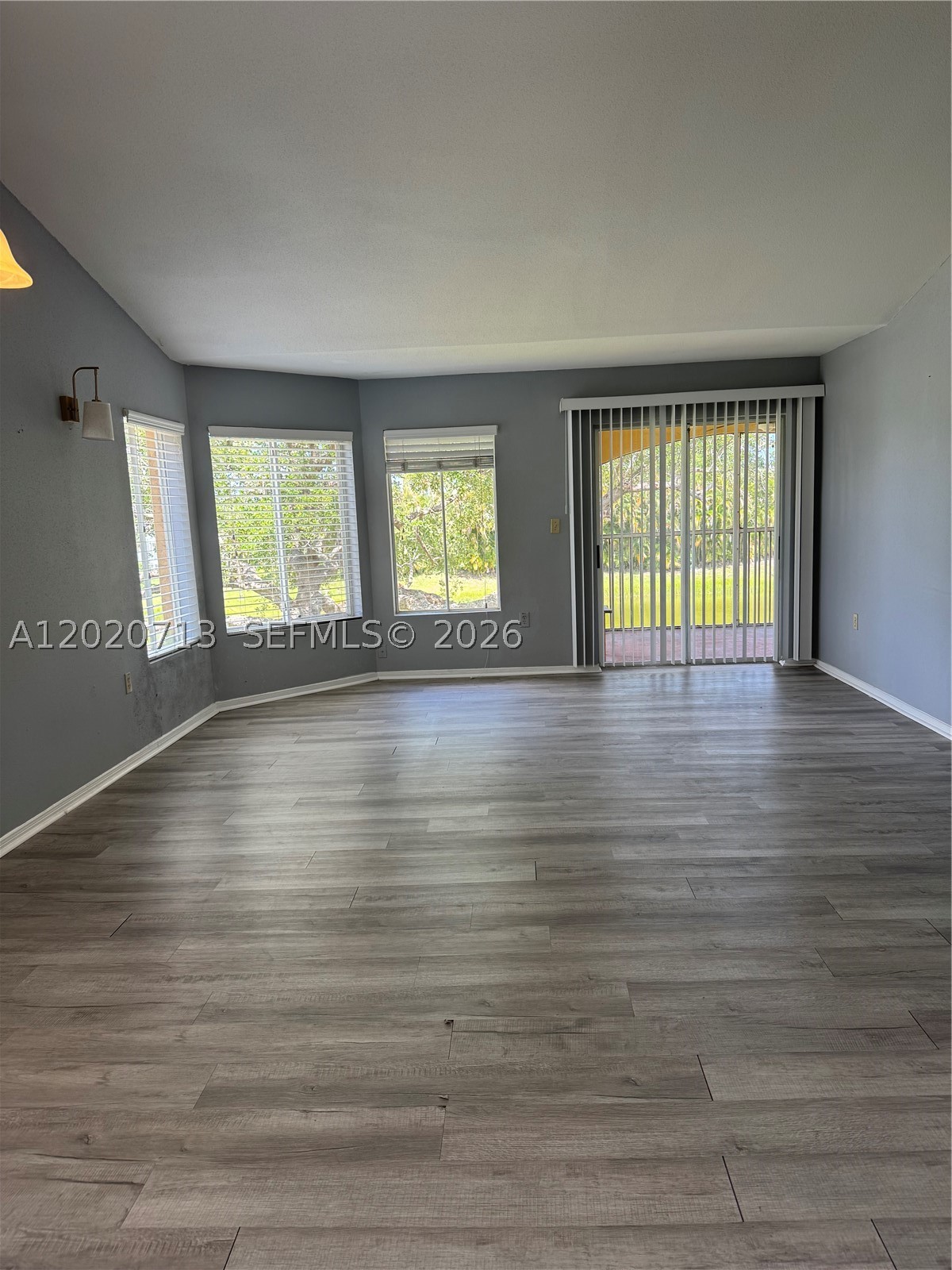 BEAUTIFUL CORNER UNIT 2/2 LAKE VIEW, LOCATED ON THE SECOND  FLOOR CLOSE TO MAJOR HIGHWAYS AND BEACHES. YOU WILL IMMEDIATELY FEEL RELAXED SITTING IN THE LARGE, WASHER AND DRYER INSIDE THE UNIT. SCREENED PATIO OVERLOOKING THE SERENE LAKEVIEW. BRIGHT, OPEN AND VACANT EASY TO SHOE READY TO MOVE !! WATER BILLS IN CHARGE THE TENANT!