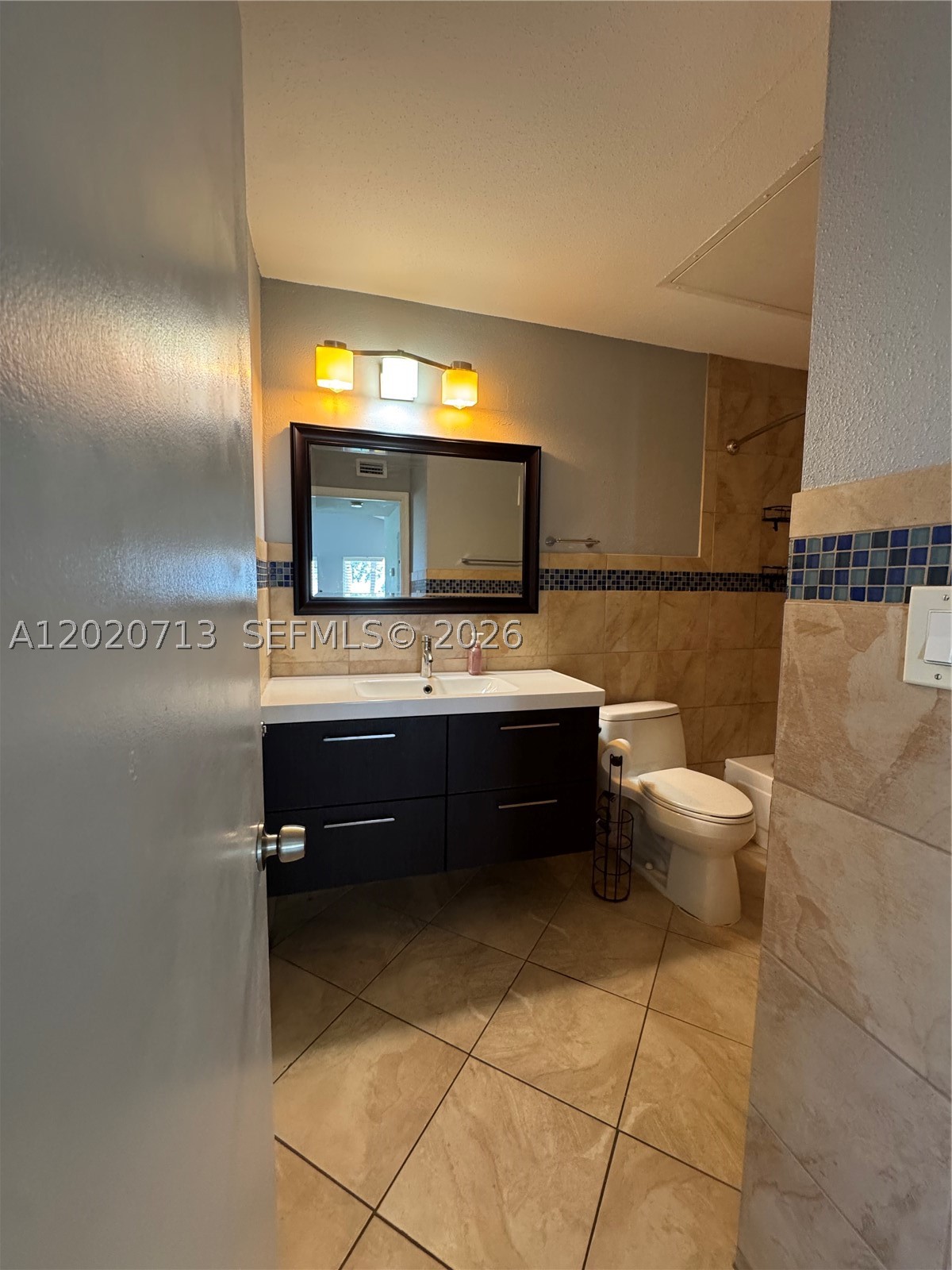 SAILBOAT POINTE CONDO - Residential Lease