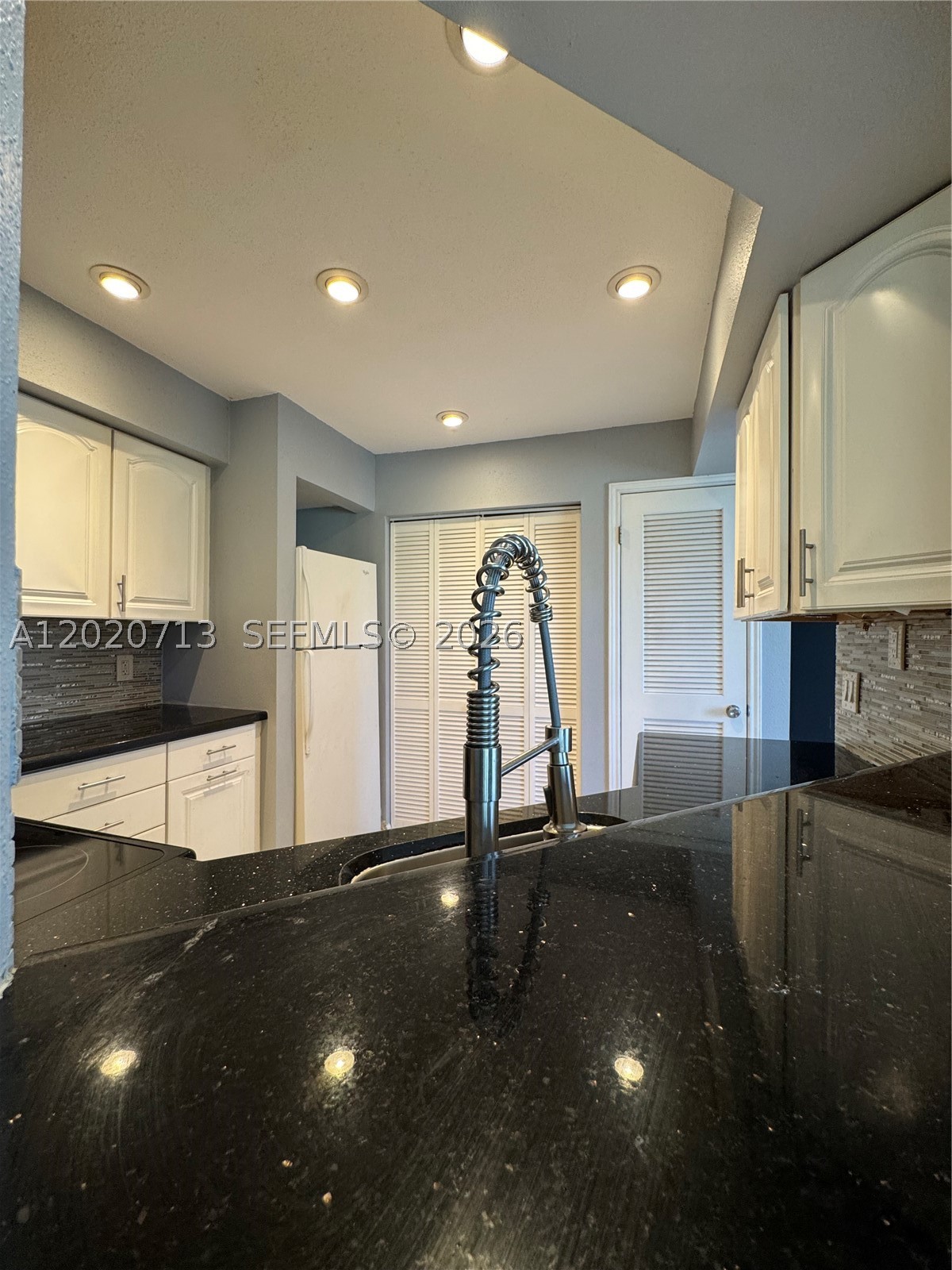 SAILBOAT POINTE CONDO - Residential Lease