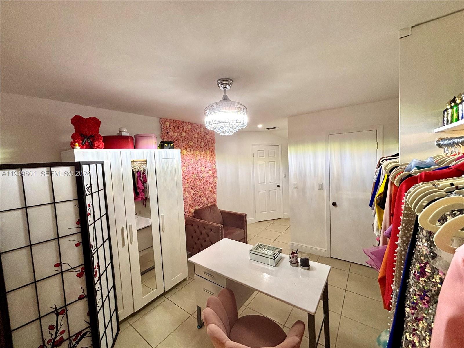 CENTRE COURT CONDO - Residential