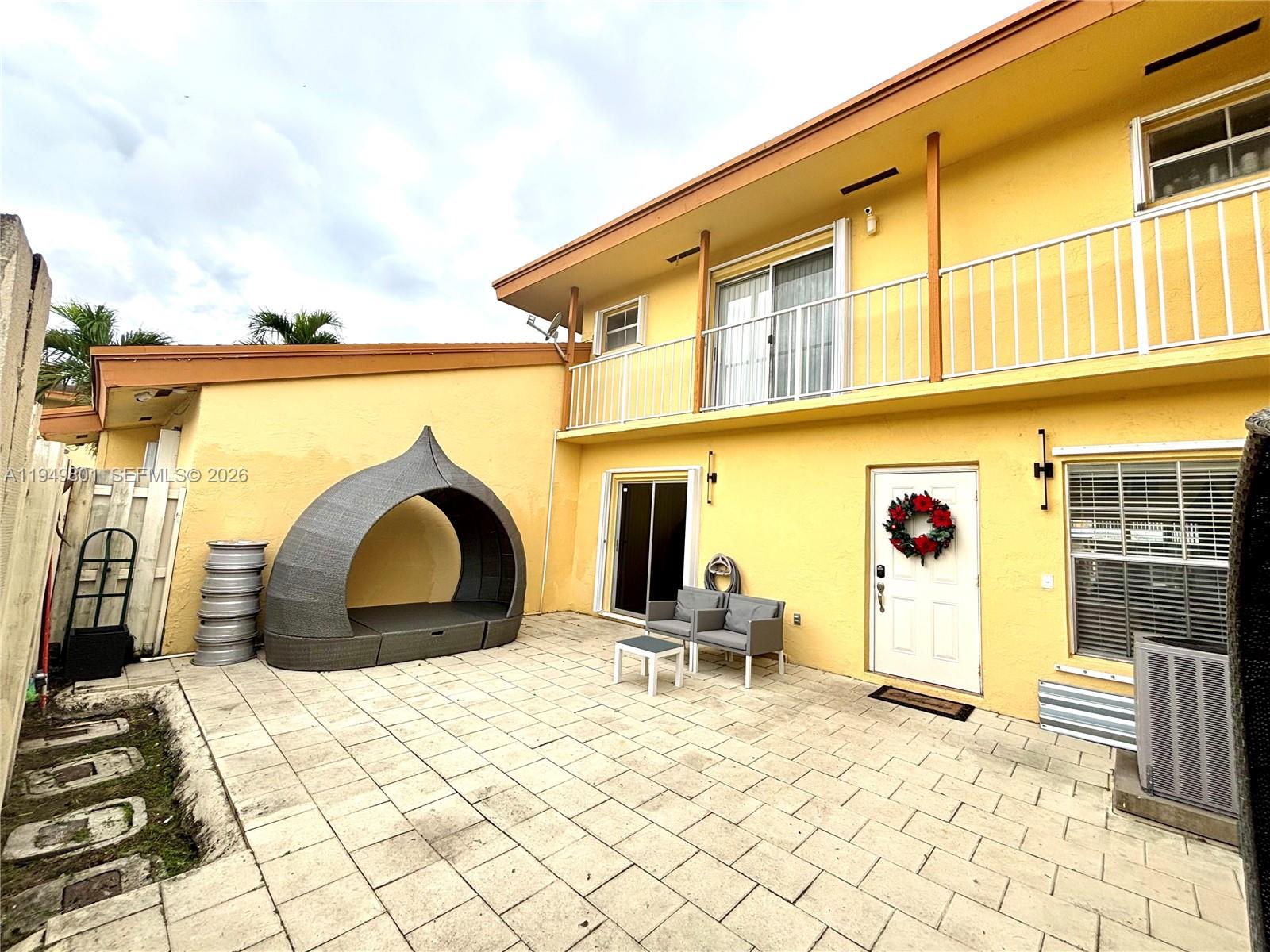 This 2 bedroom, 2.5 bath features bright light, large windows with open living room and dining area Granite countertops with private patio. 2 spacious bedrooms, large balcony.