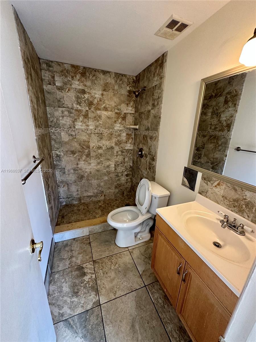 TARACOMA TOWNHOMES CONDO - Residential