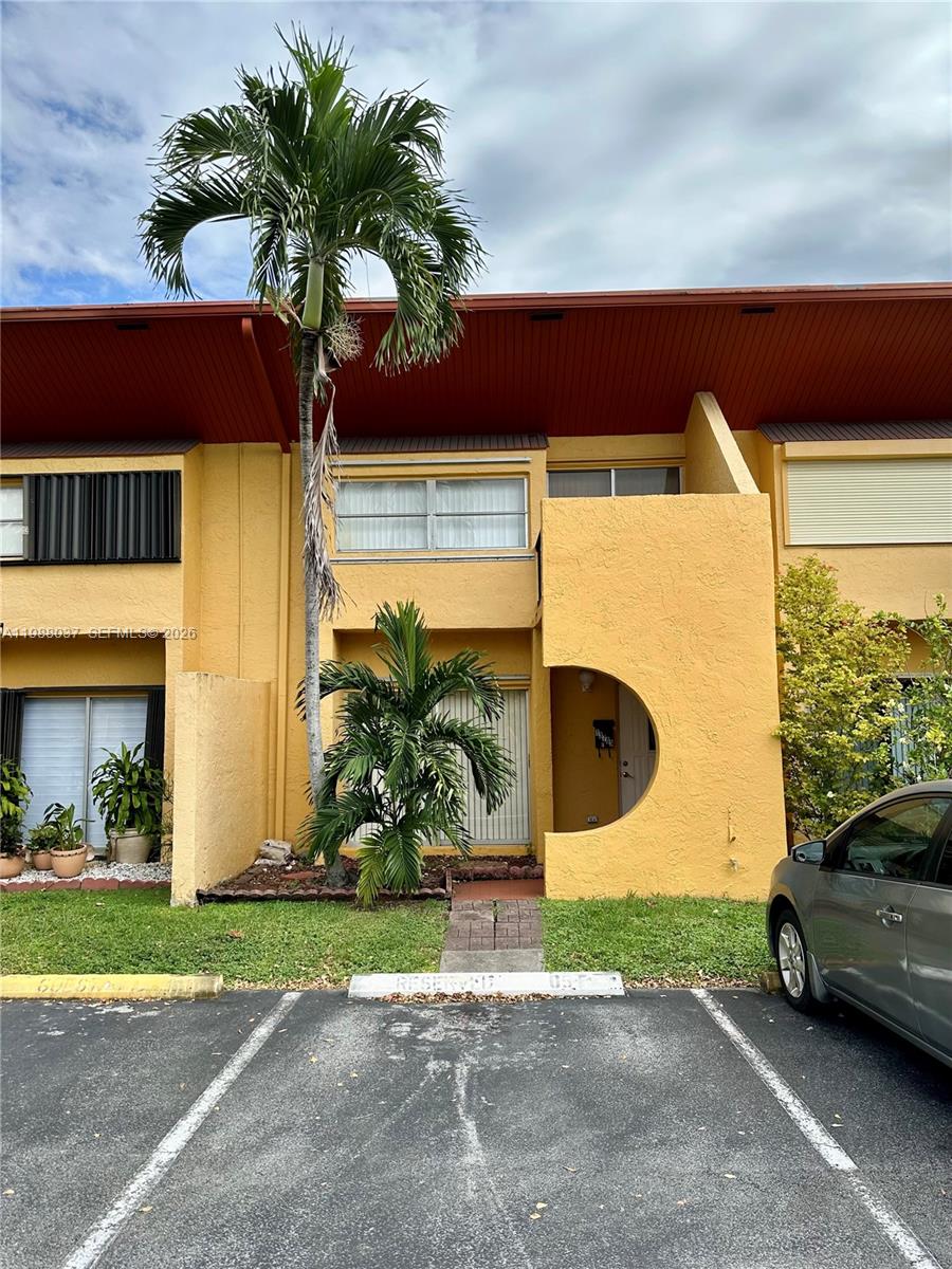 TARACOMA TOWNHOMES CONDO - Residential