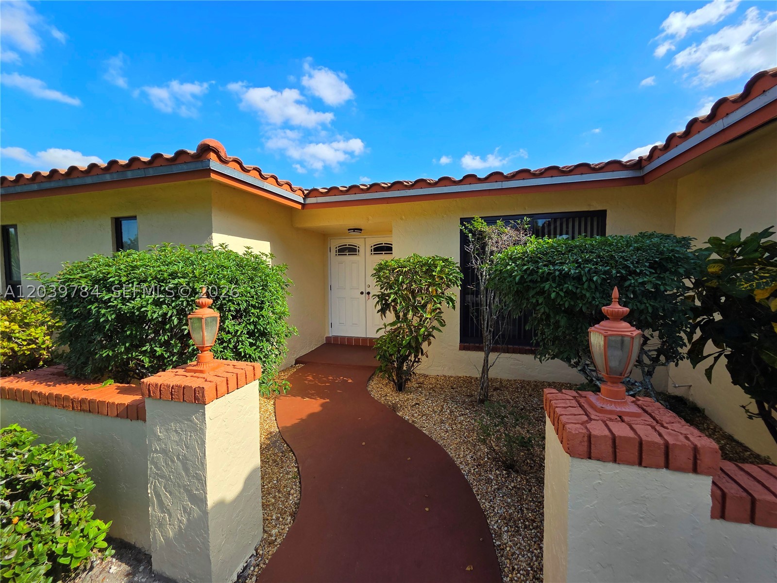 RAMBLEWOOD - Residential