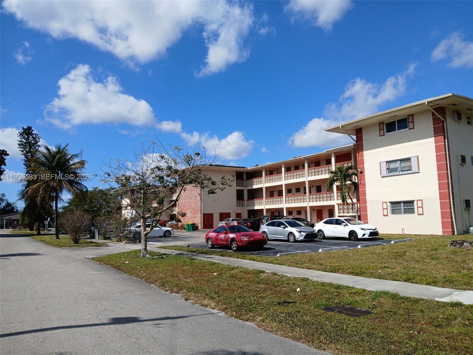 LAKE PARK GARDENS 2 INC C - Residential