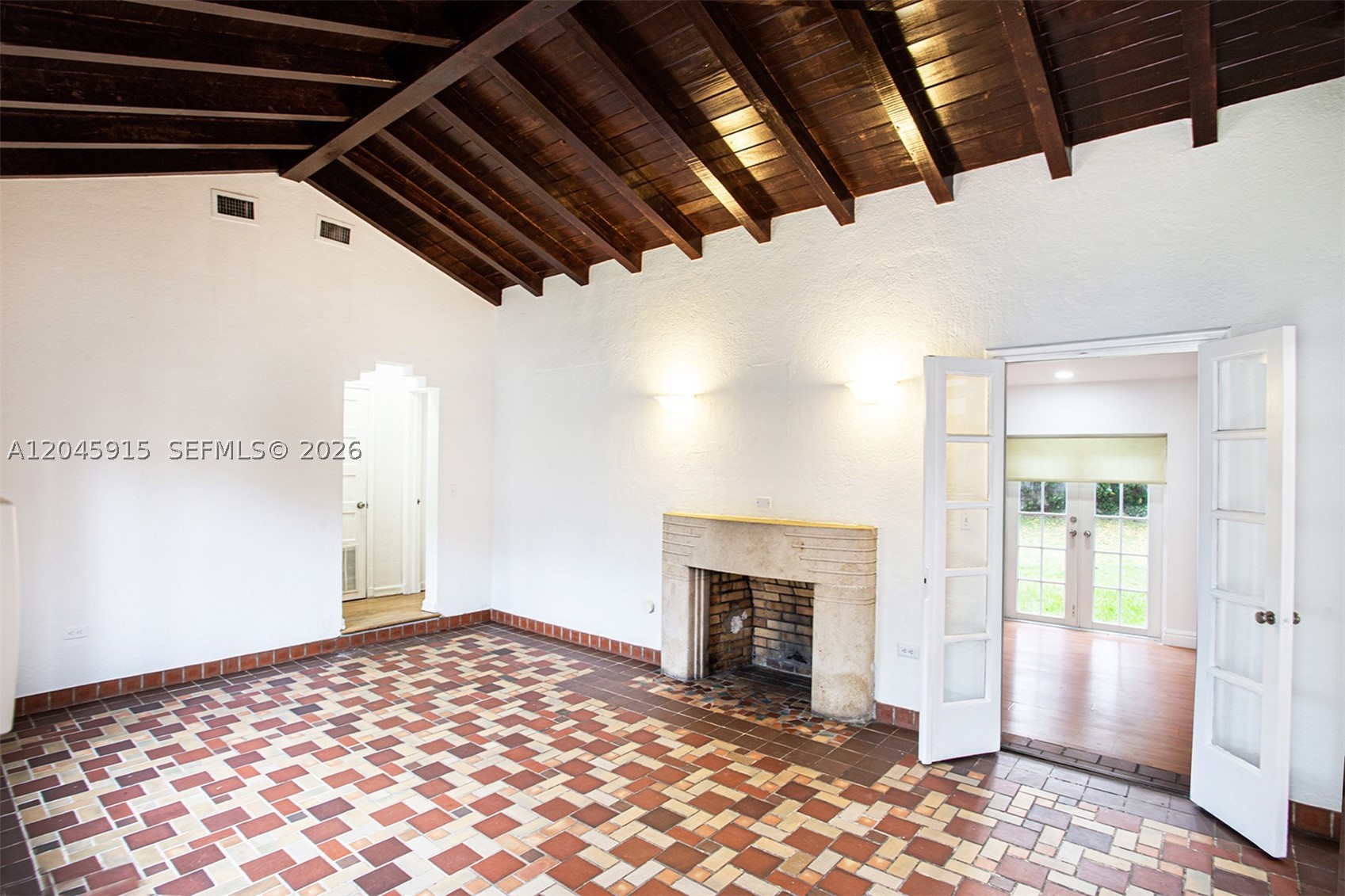 BRICKELL ESTATES - Land