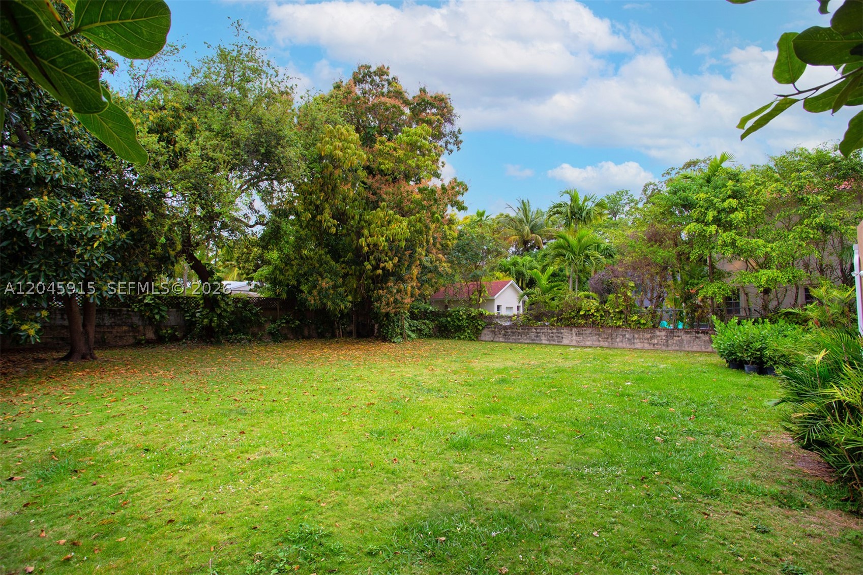 BRICKELL ESTATES - Land