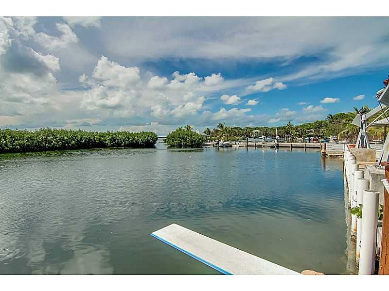 BUTTONWOOD SHORES - Residential