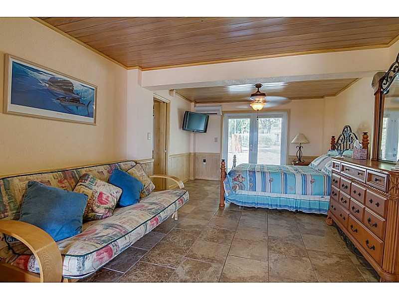 BUTTONWOOD SHORES - Residential