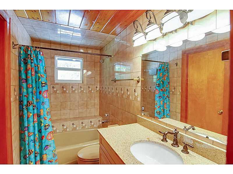 BUTTONWOOD SHORES - Residential