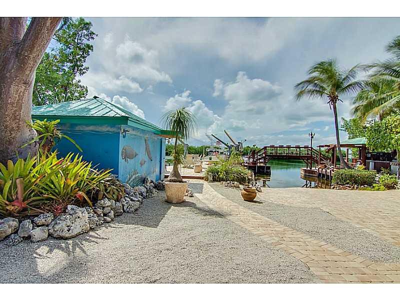 BUTTONWOOD SHORES - Residential