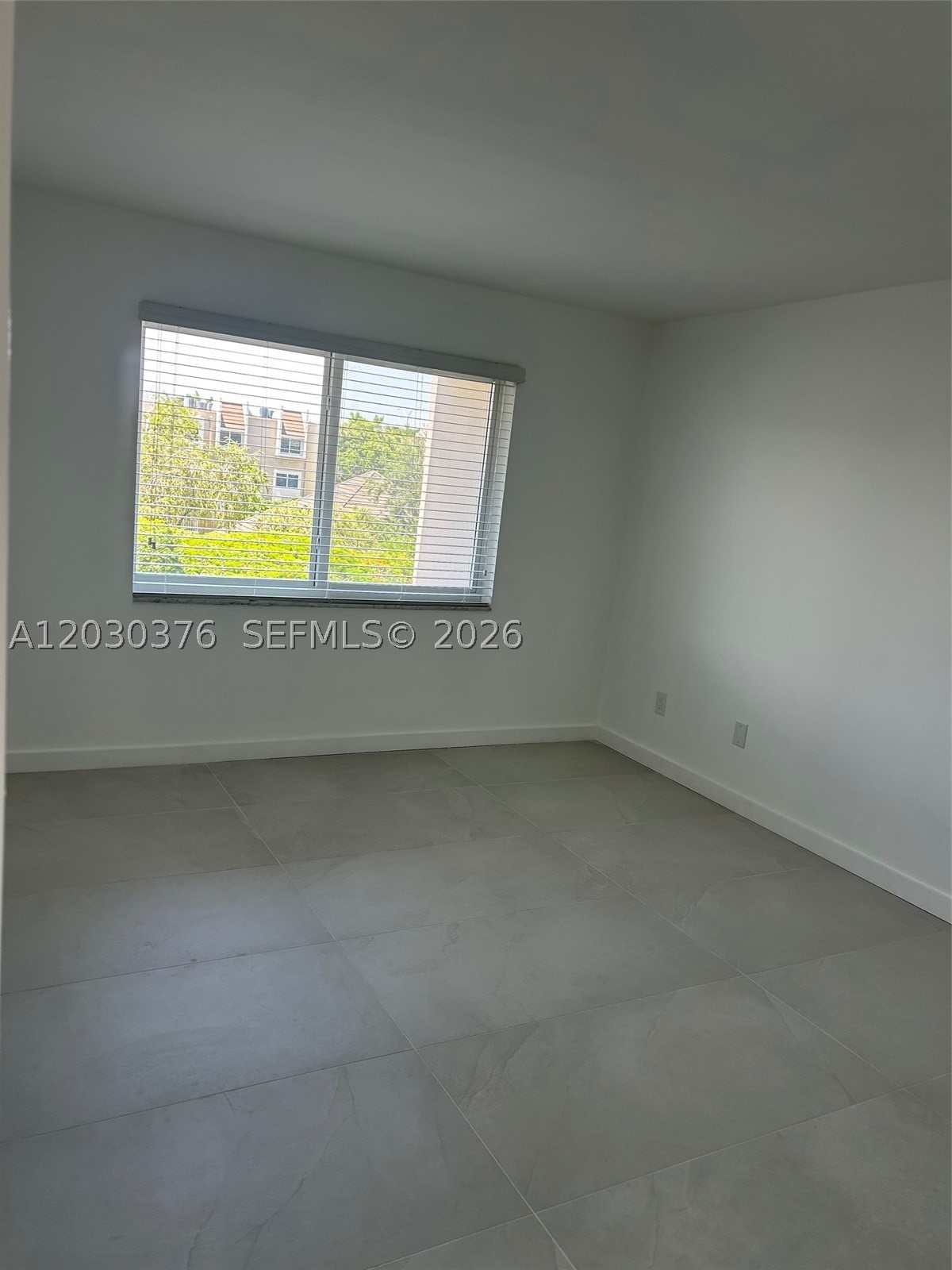 VILLAGE OF KINGS CREEK CO - Residential Lease