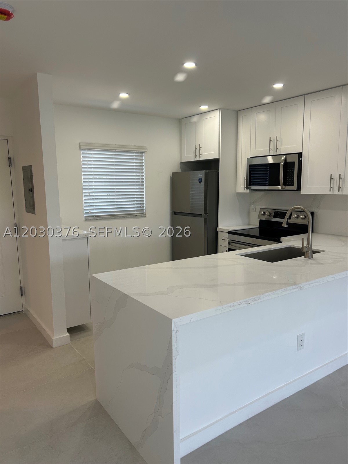 VILLAGE OF KINGS CREEK CO - Residential Lease