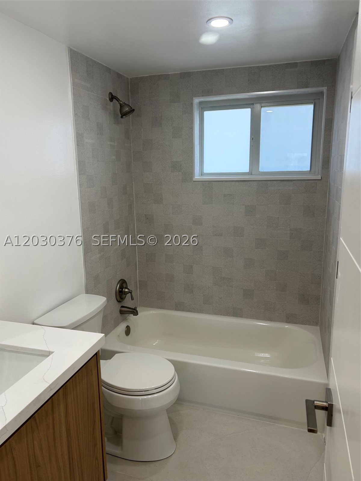 VILLAGE OF KINGS CREEK CO - Residential Lease