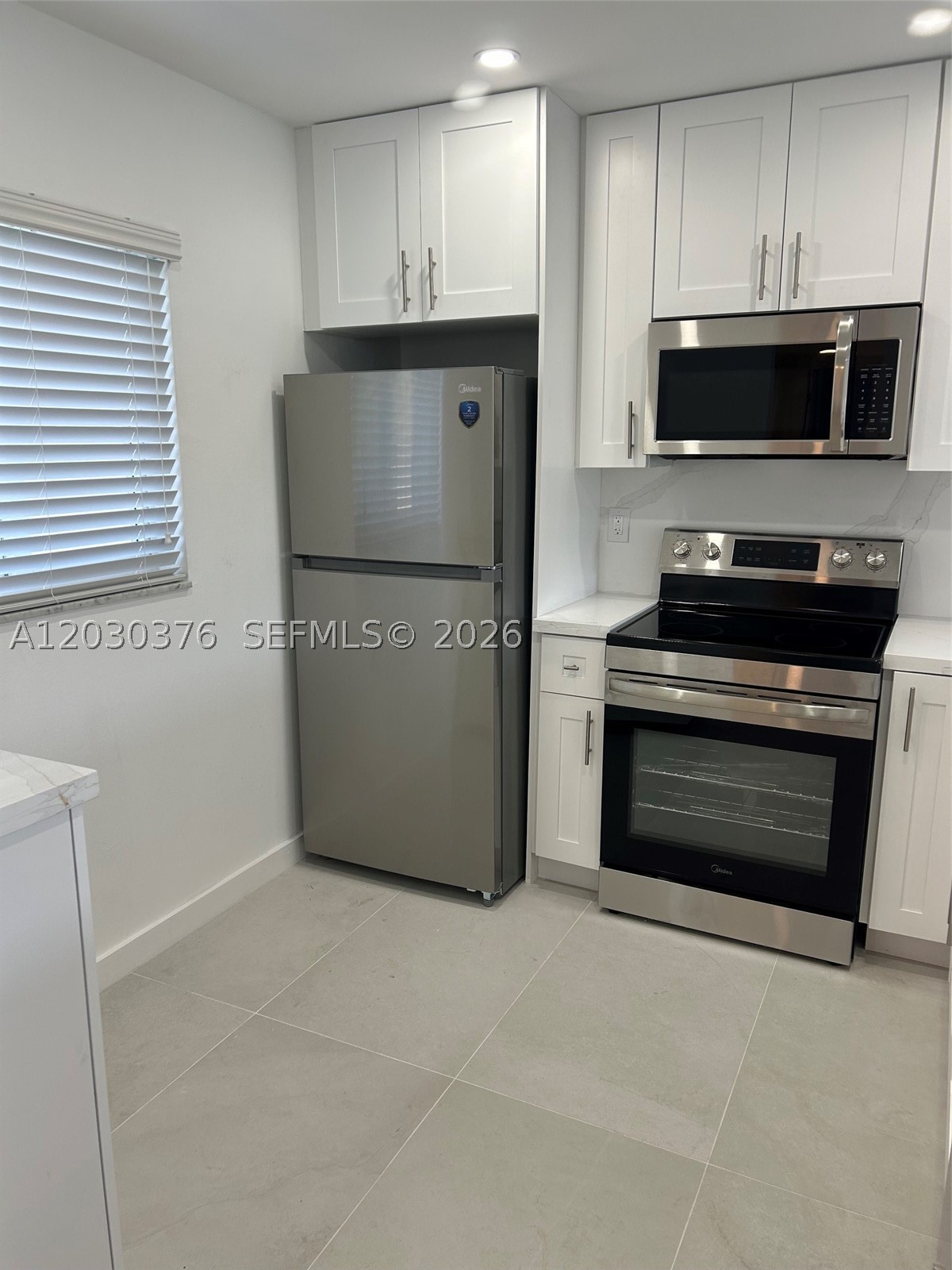 VILLAGE OF KINGS CREEK CO - Residential Lease