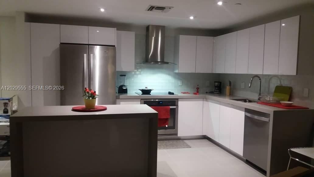 CANVAS CONDO - Residential Lease