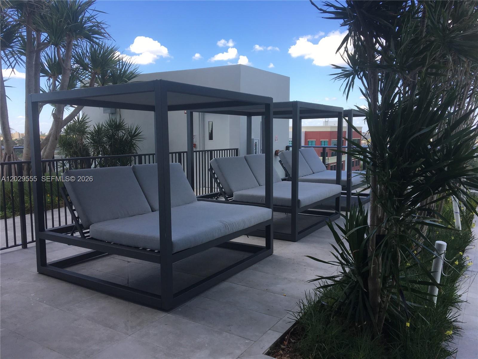 CANVAS CONDO - Residential Lease
