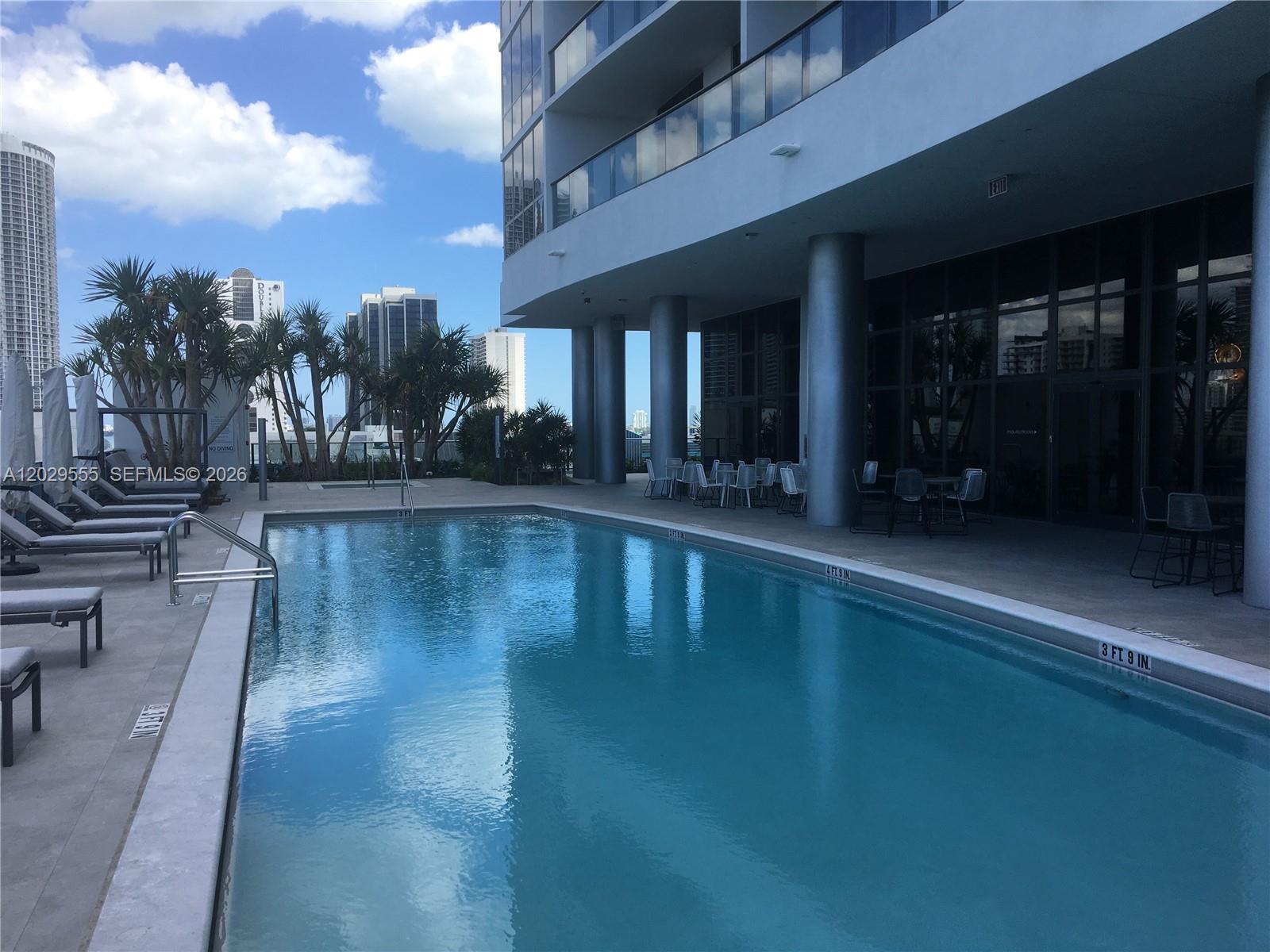 CANVAS CONDO - Residential Lease