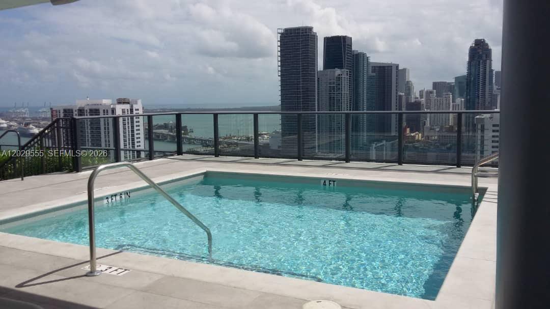 CANVAS CONDO - Residential Lease