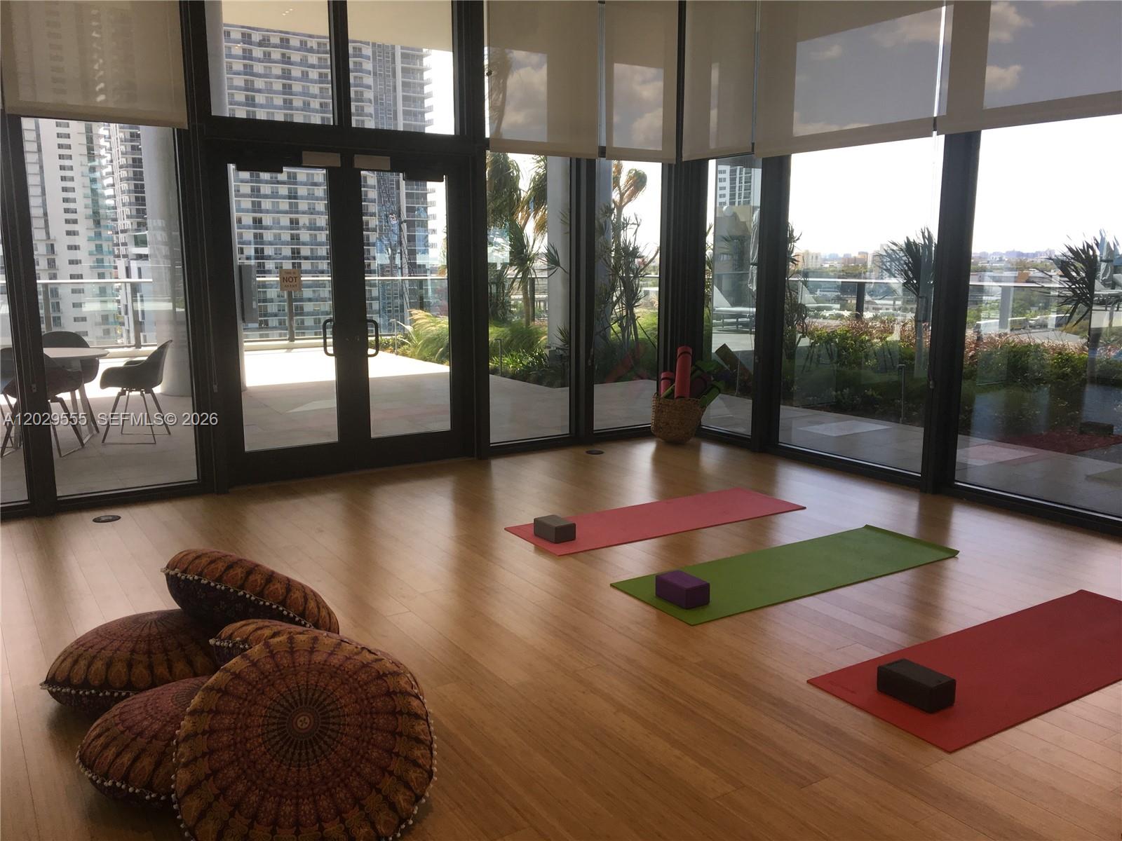 CANVAS CONDO - Residential Lease