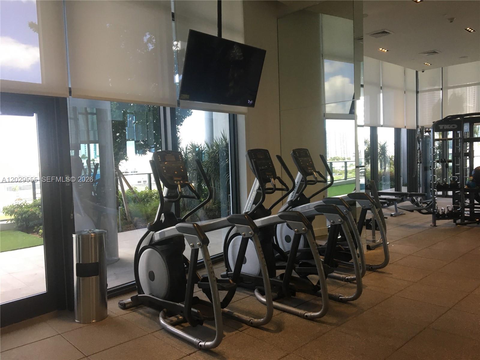CANVAS CONDO - Residential Lease