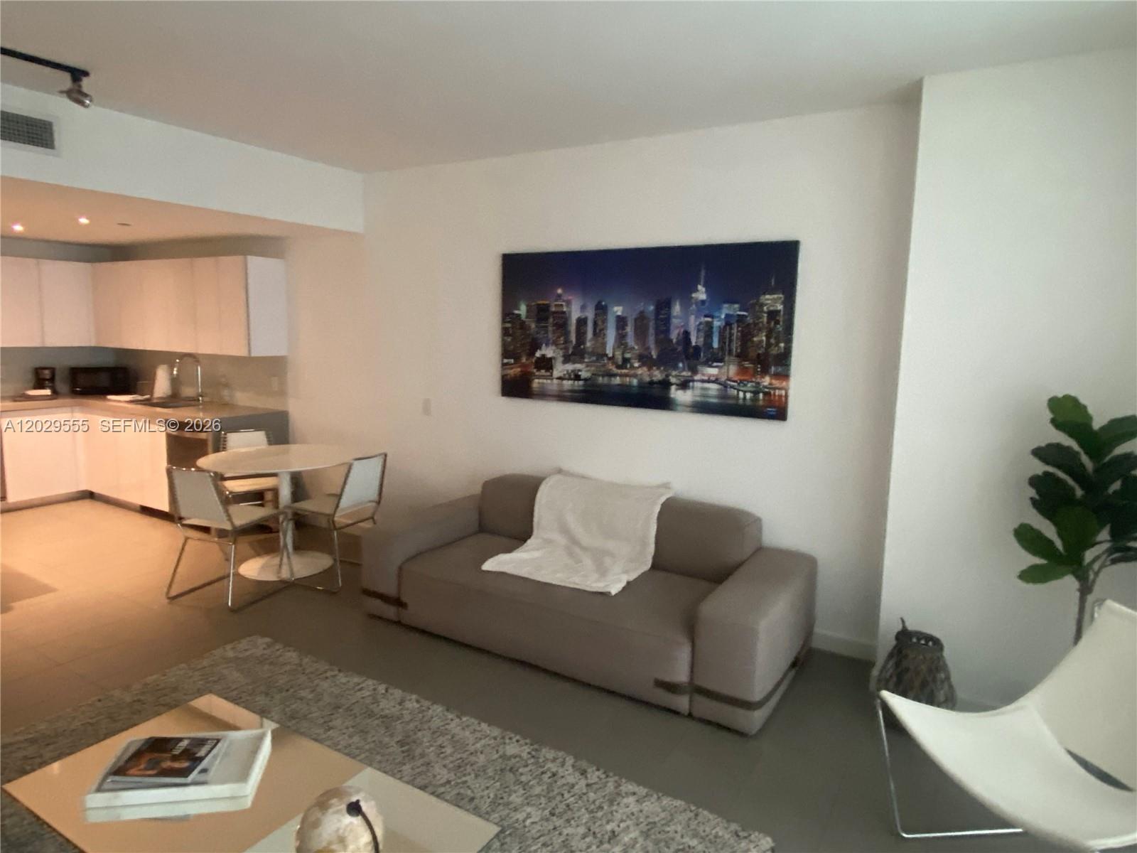 CANVAS CONDO - Residential Lease