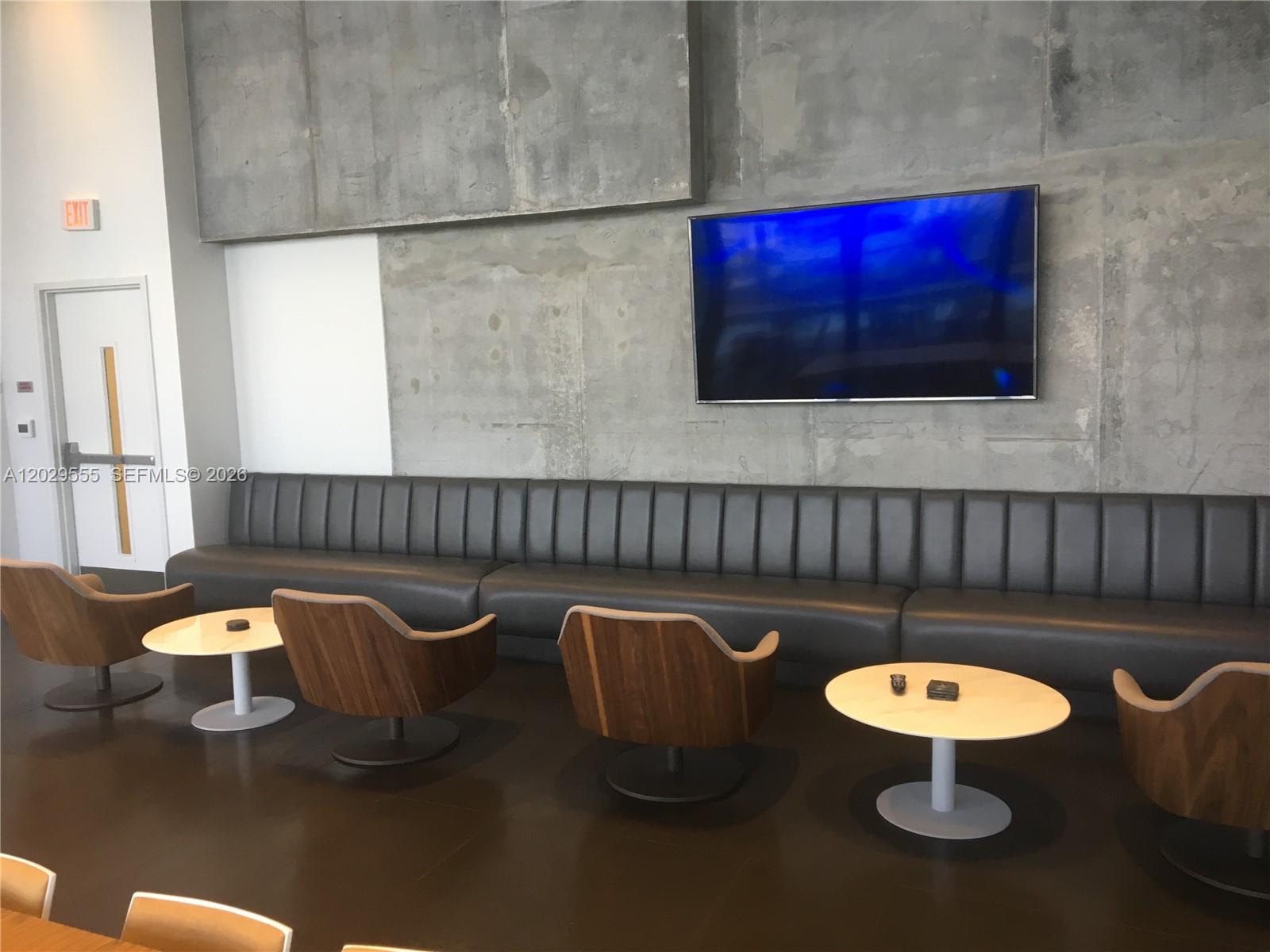 CANVAS CONDO - Residential Lease