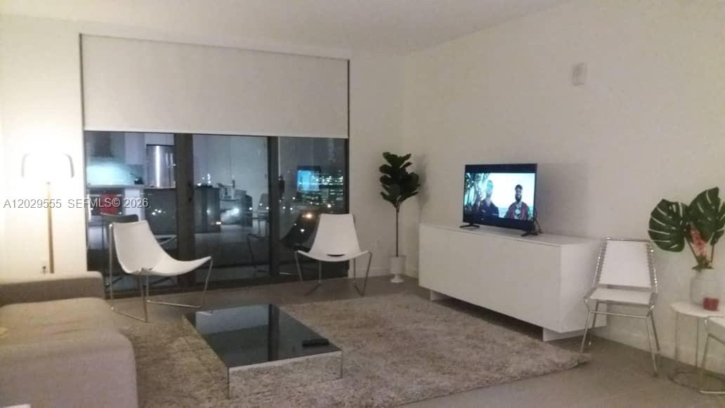 CANVAS CONDO - Residential Lease