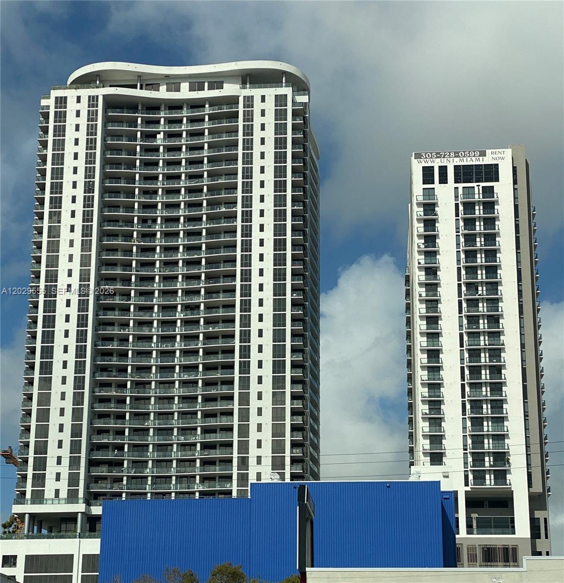 CANVAS CONDO - Residential Lease