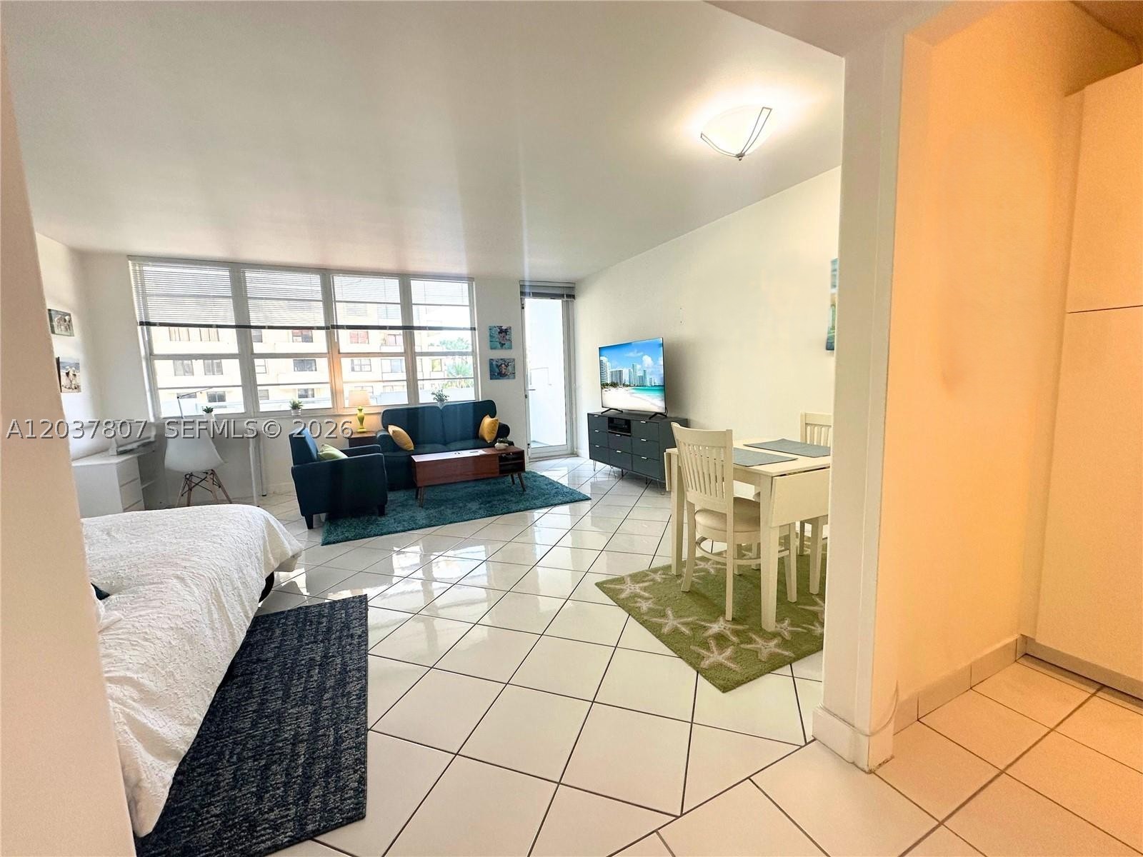 THE DECOPLAGE CONDO - Residential Lease
