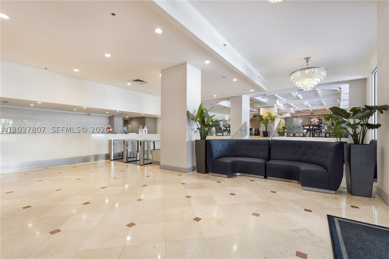 THE DECOPLAGE CONDO - Residential Lease