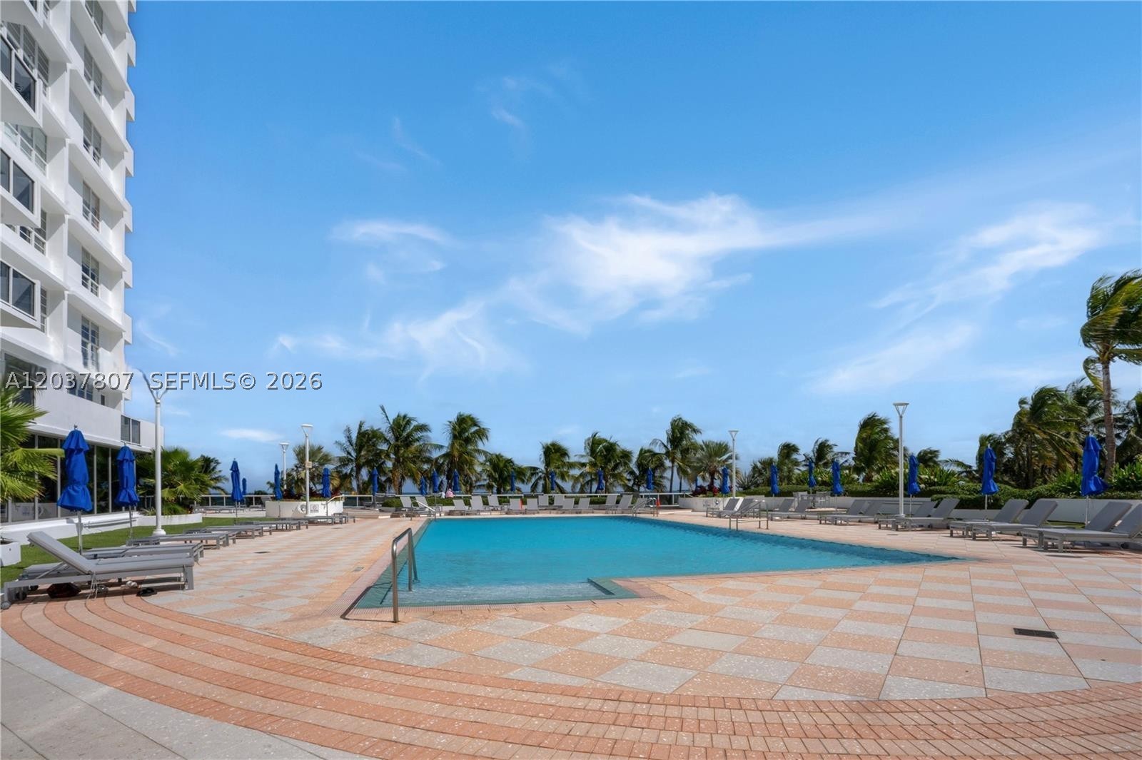 THE DECOPLAGE CONDO - Residential Lease